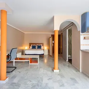 Apartamento Luminosity Square Studio. Francos 14, Sevilla